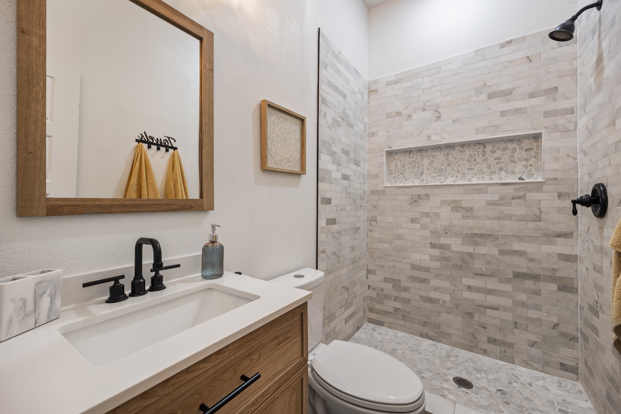 225 S Cherokee Shores Drive Mabank TX 75156