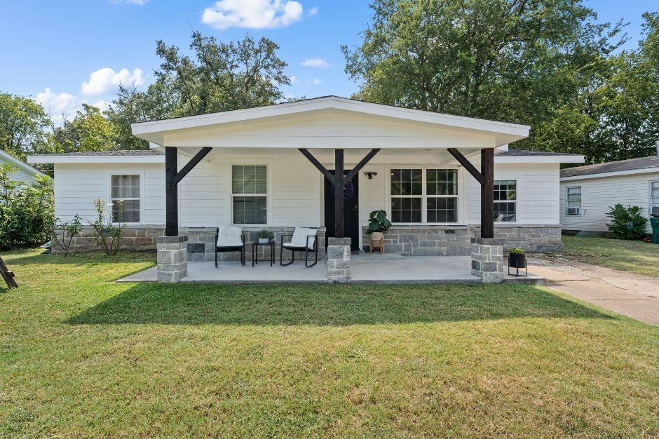 121 Austin Street Mcgregor TX 76657
