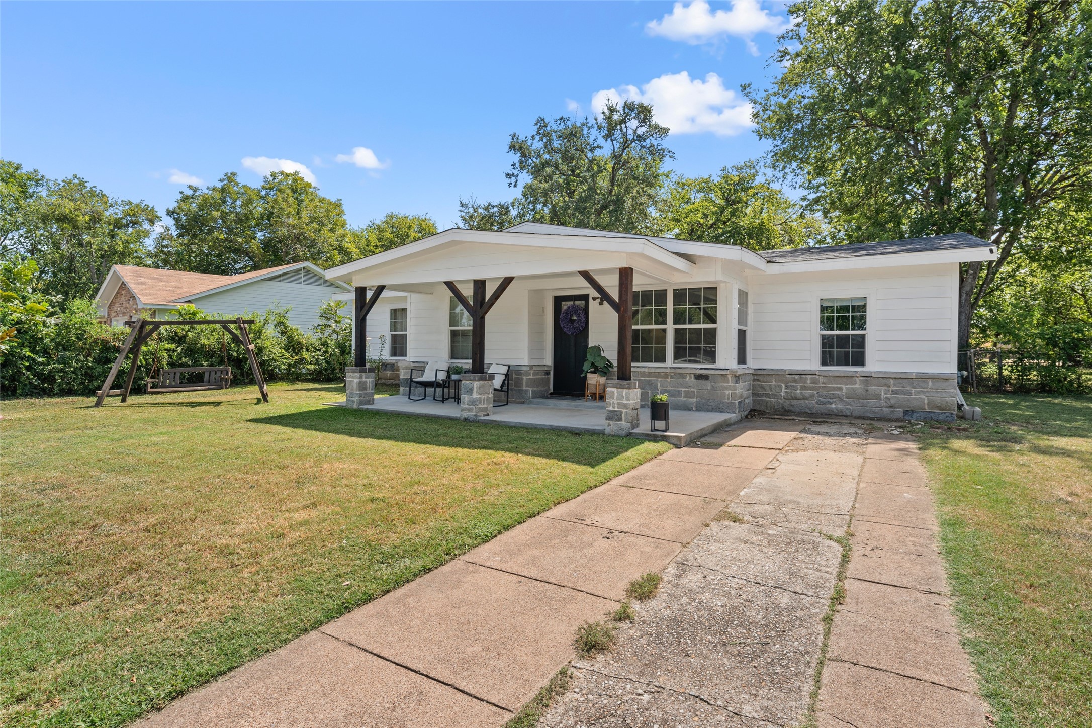 121 Austin Street Mcgregor TX 76657