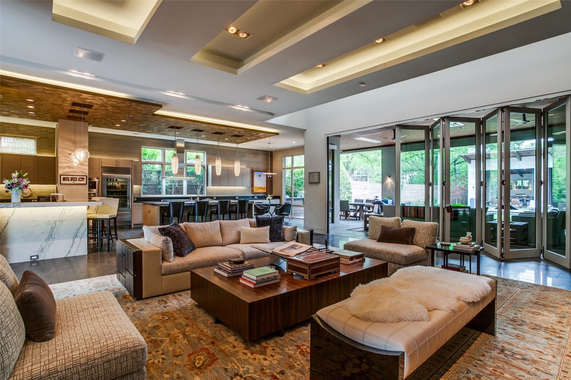 4527 Bluffview Boulevard Dallas TX 75209