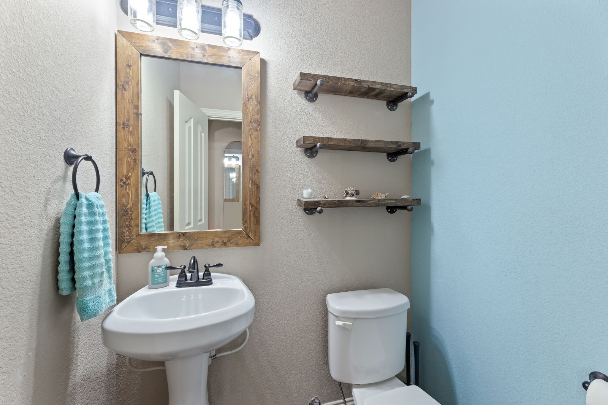 724 Marietta Lane Aubrey TX 76227