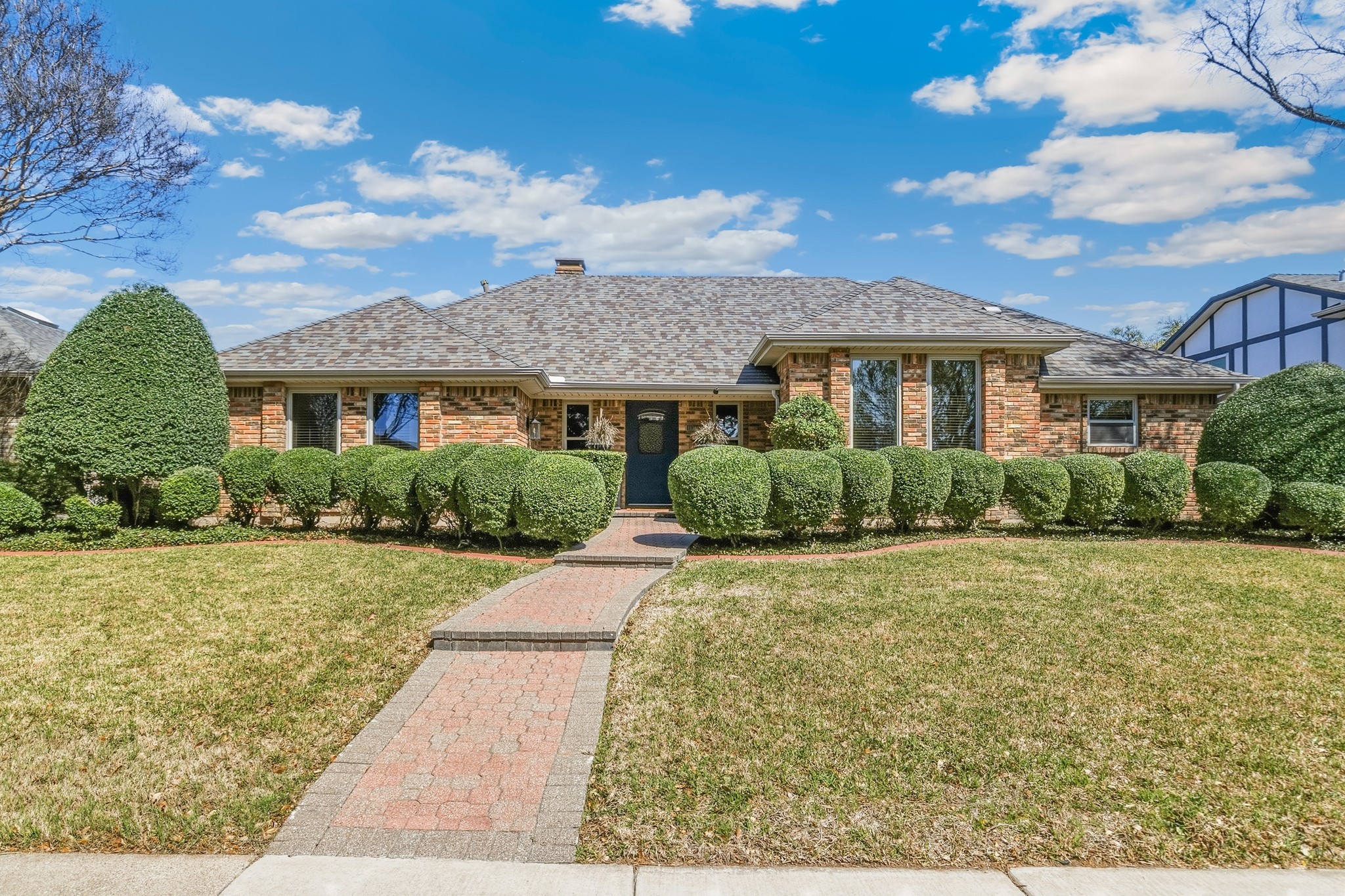 10019 Hickory Crossing Dallas TX 75243
