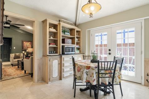 10019 Hickory Crossing Dallas TX 75243