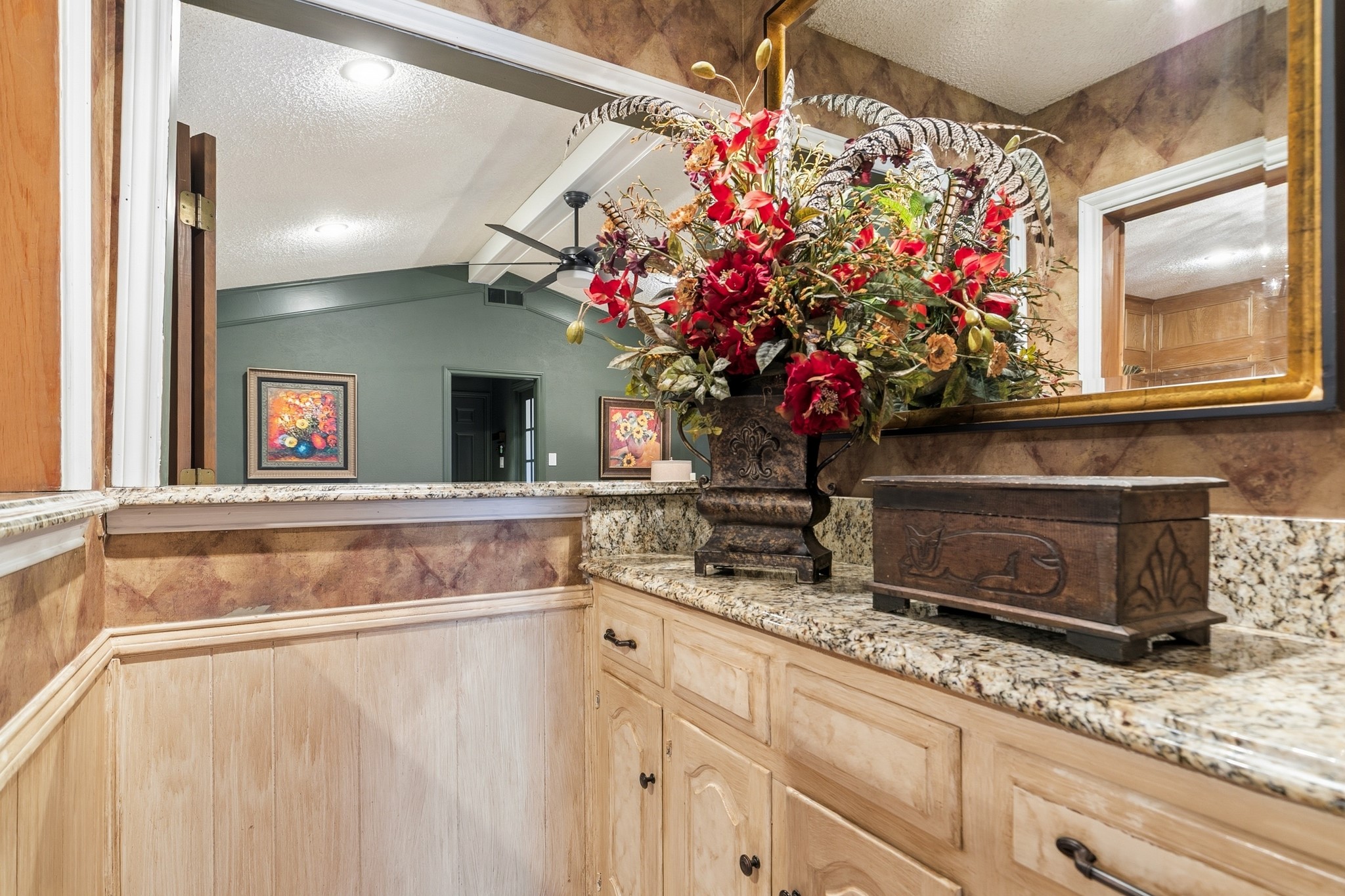 10019 Hickory Crossing Dallas TX 75243