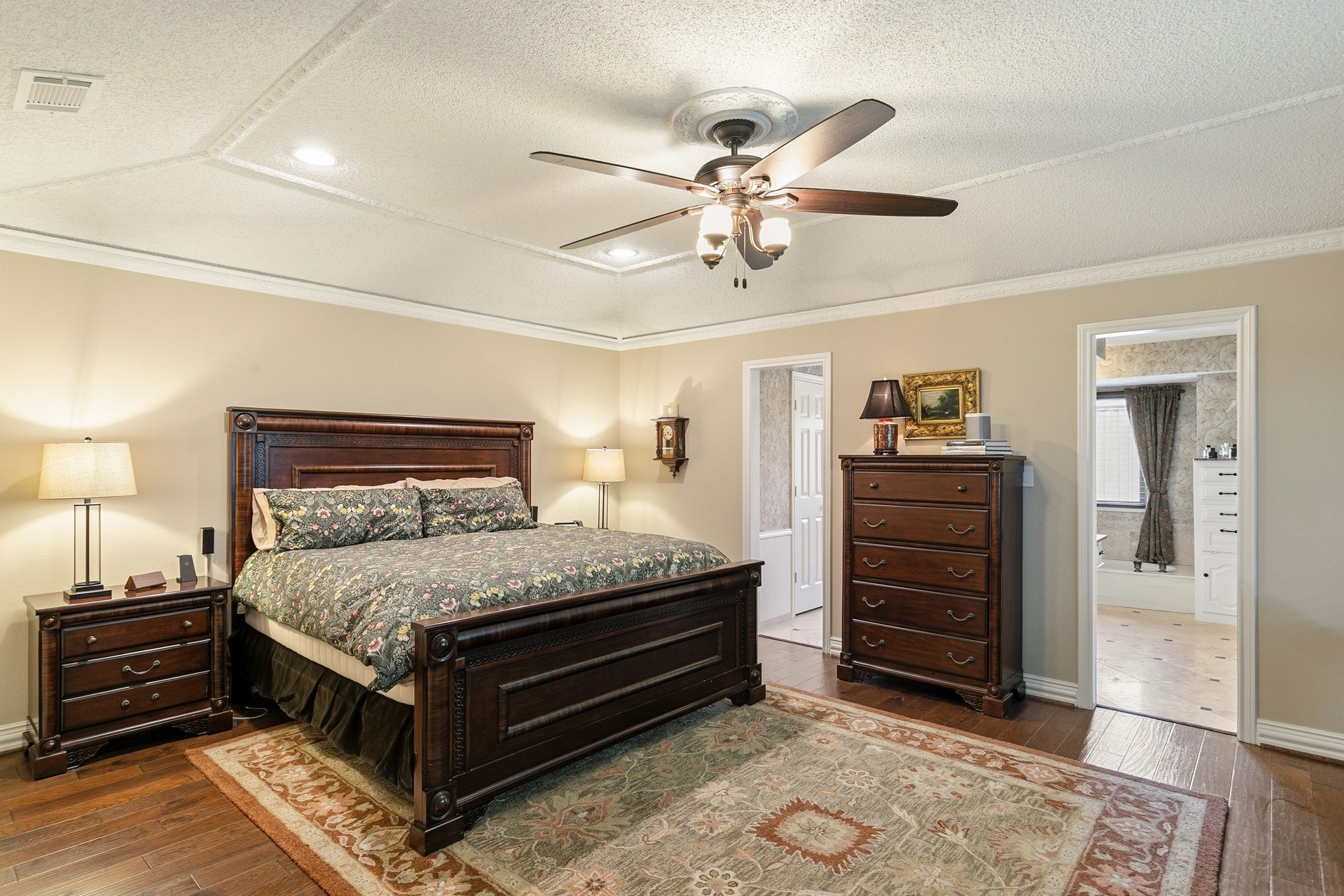 10019 Hickory Crossing Dallas TX 75243