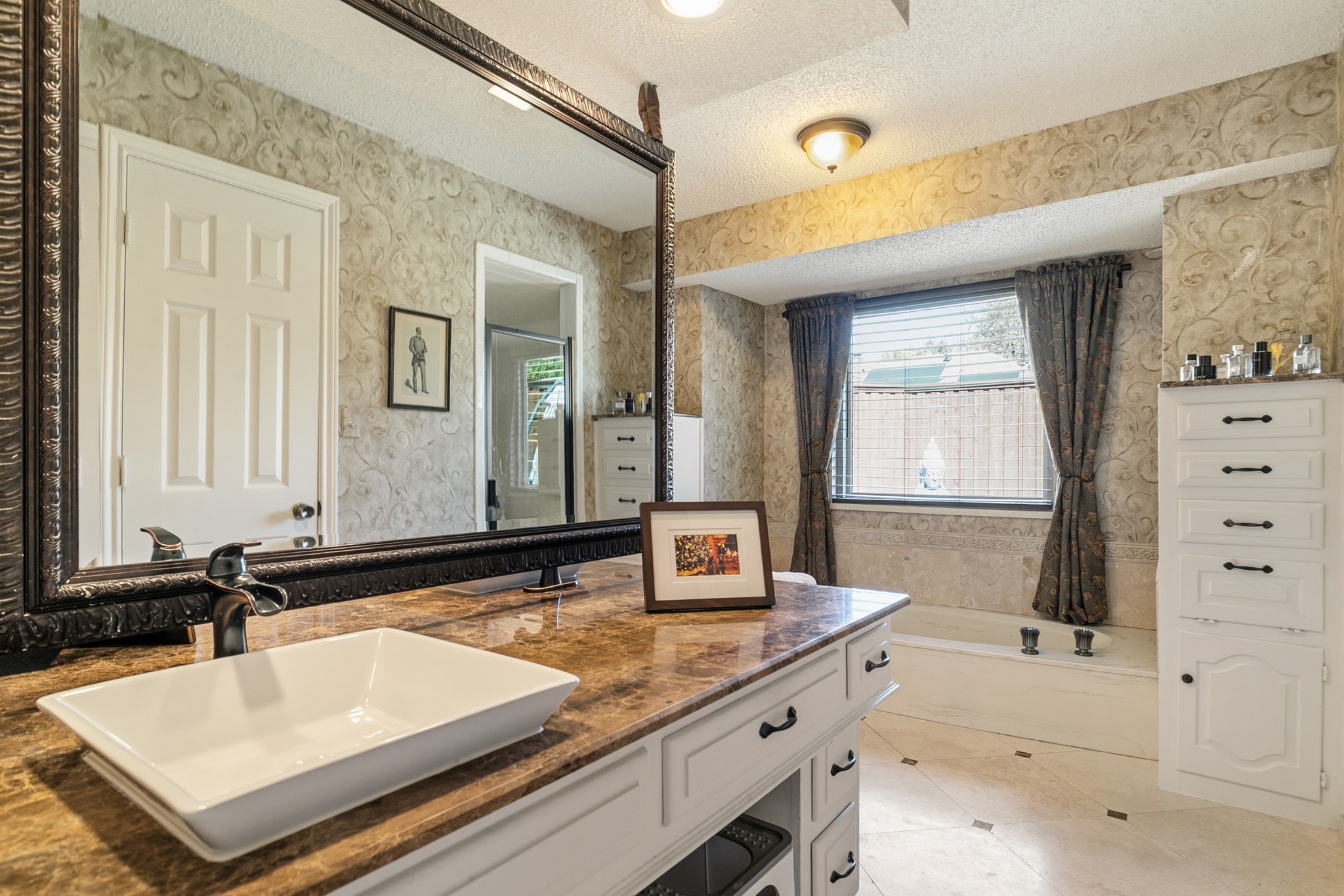 10019 Hickory Crossing Dallas TX 75243