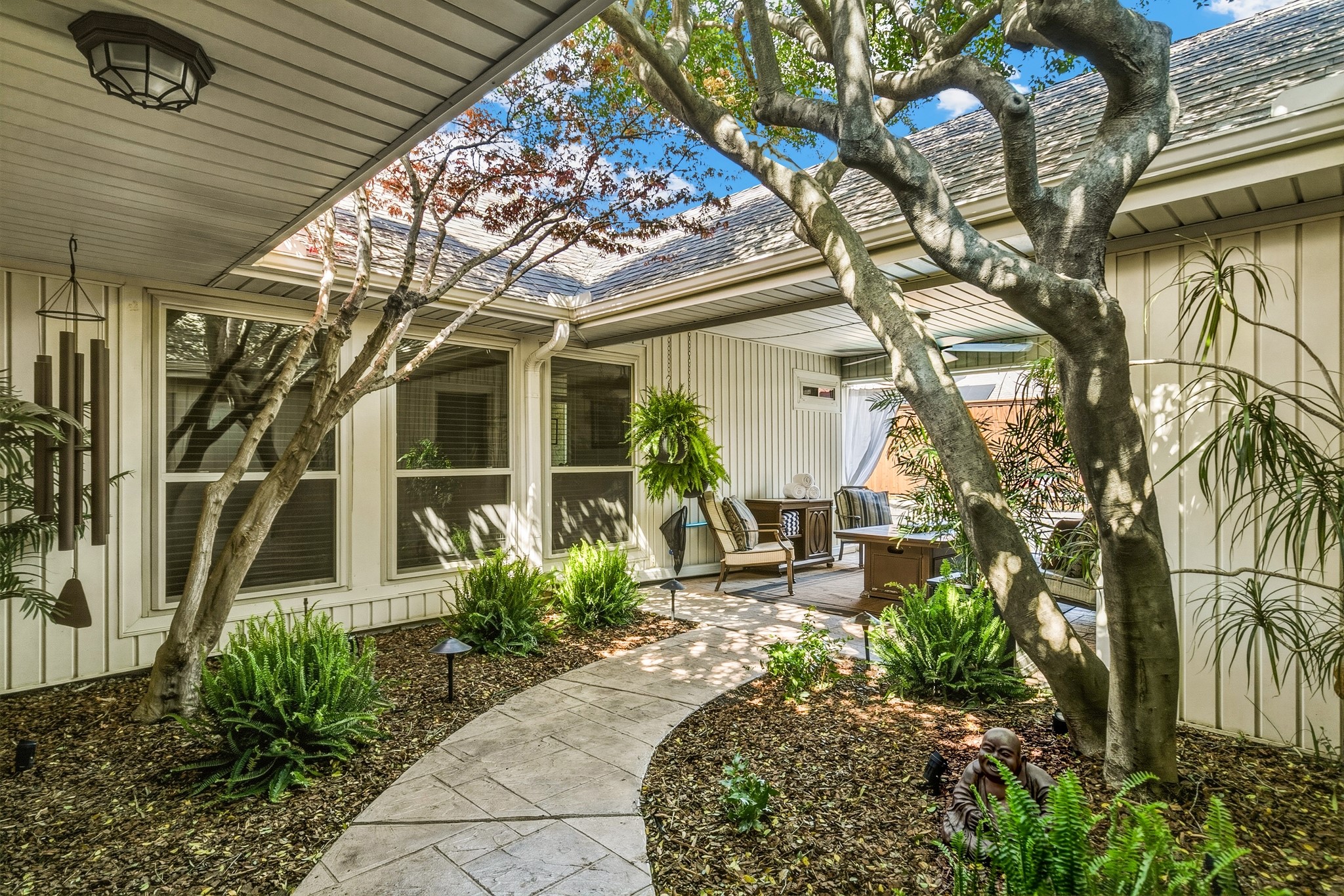 10019 Hickory Crossing Dallas TX 75243