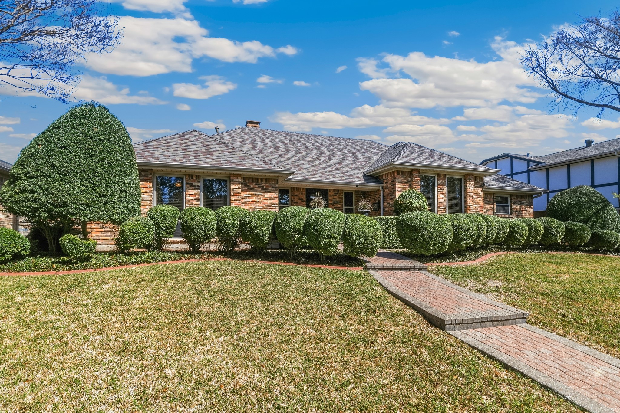 10019 Hickory Crossing Dallas TX 75243