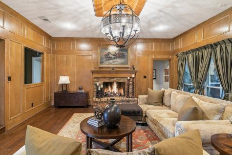 10019 Hickory Crossing Dallas TX 75243
