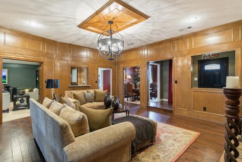 10019 Hickory Crossing Dallas TX 75243