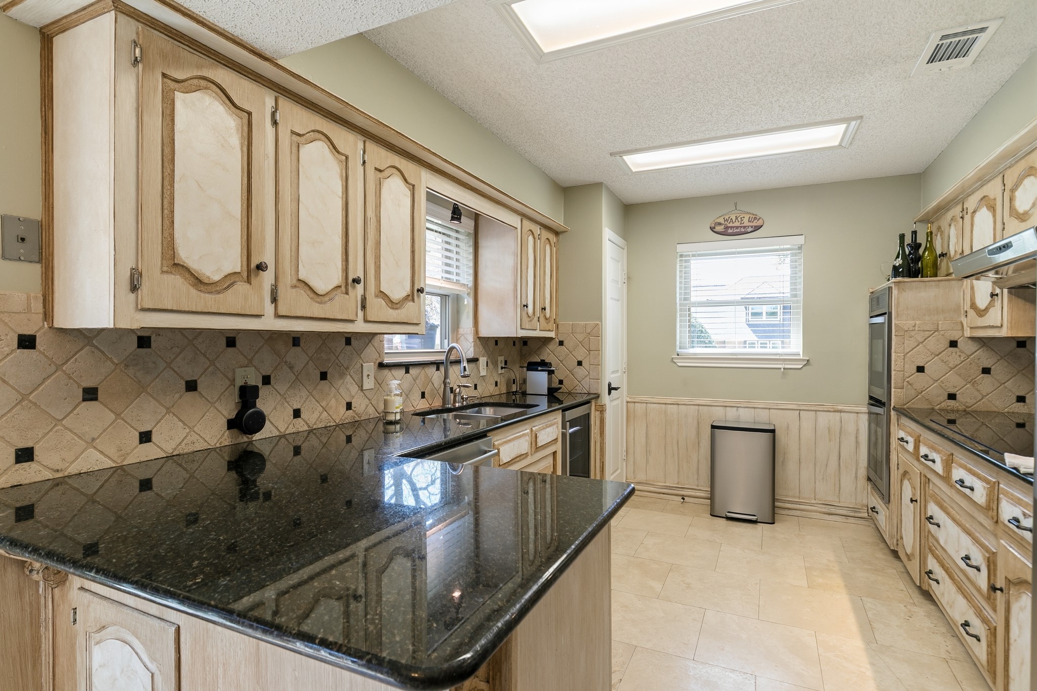 10019 Hickory Crossing Dallas TX 75243