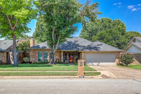 1721 Saxon Drive Bedford TX 76021