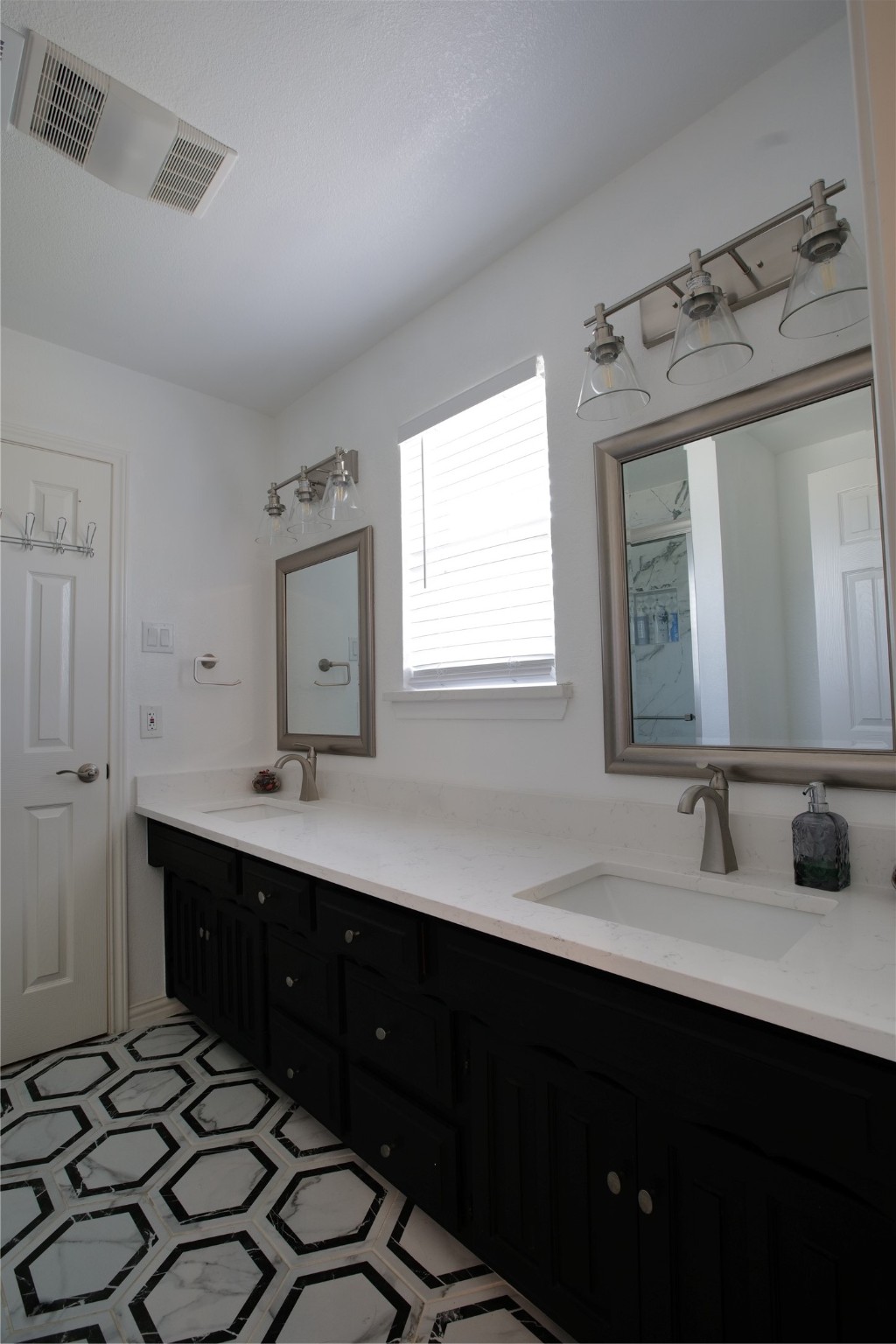 1047 Quail Run Duncanville TX 75116