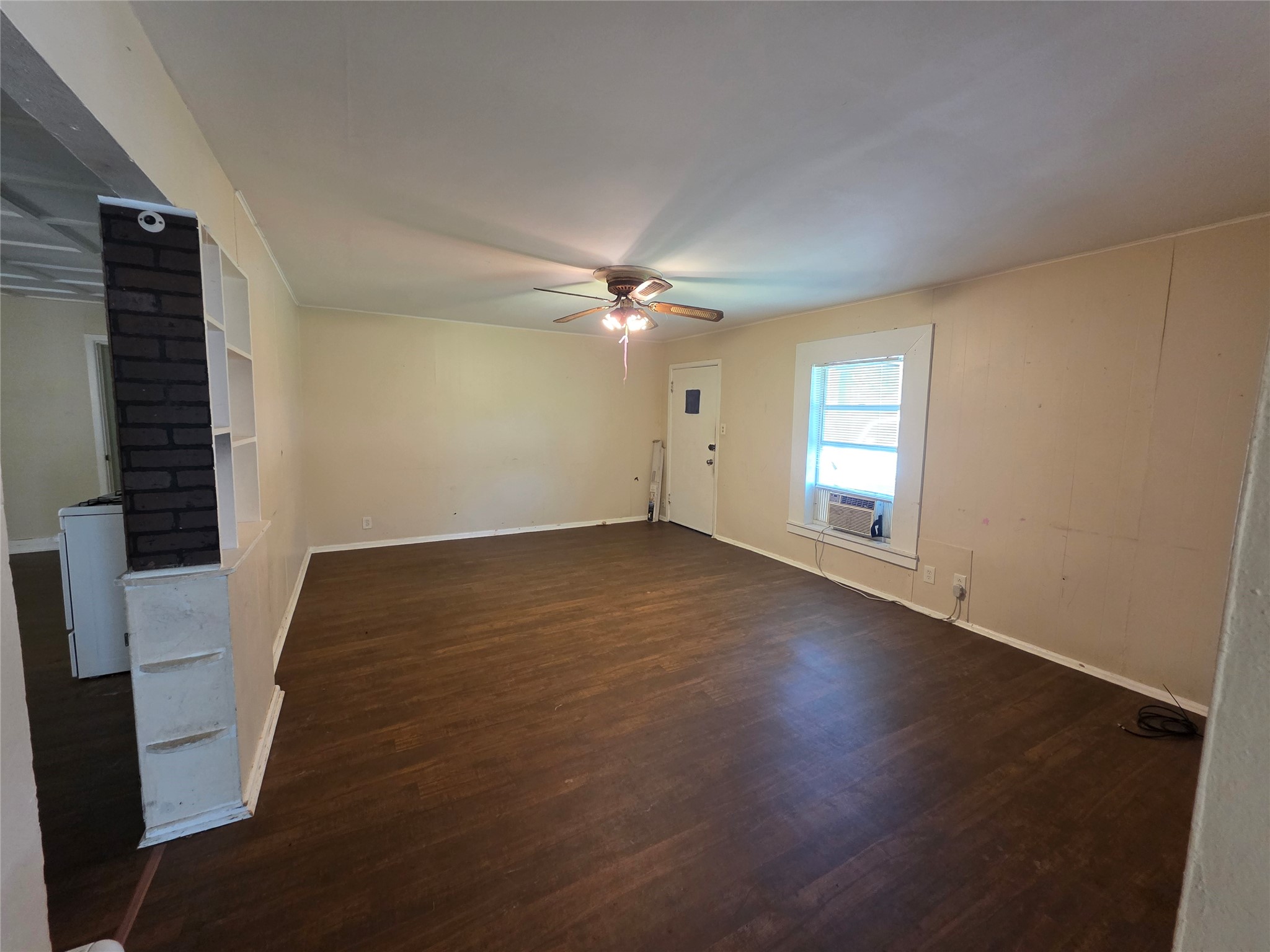 1203 N Anglin Street Cleburne TX 76031
