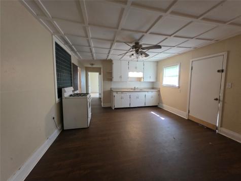 1203 N Anglin Street Cleburne TX 76031