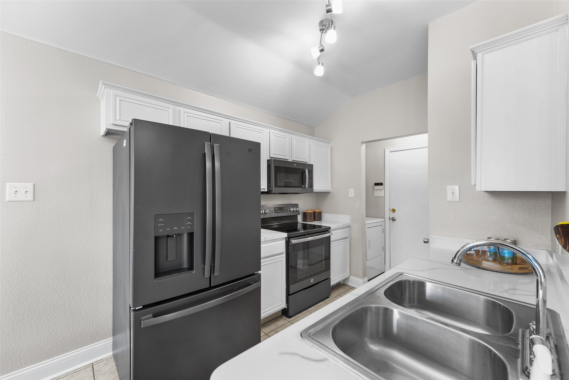 2408 Castle Ridge Drive Mckinney TX 75071