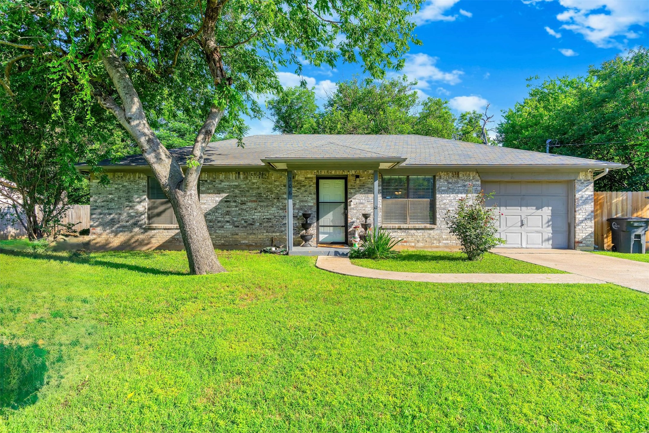 206 Lovelady Street Cleburne TX 76033