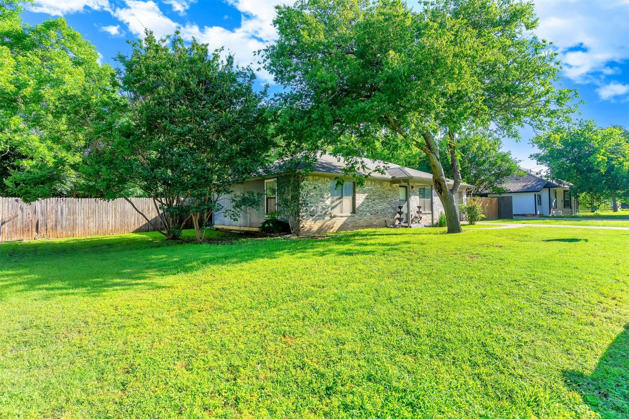 206 Lovelady Street Cleburne TX 76033