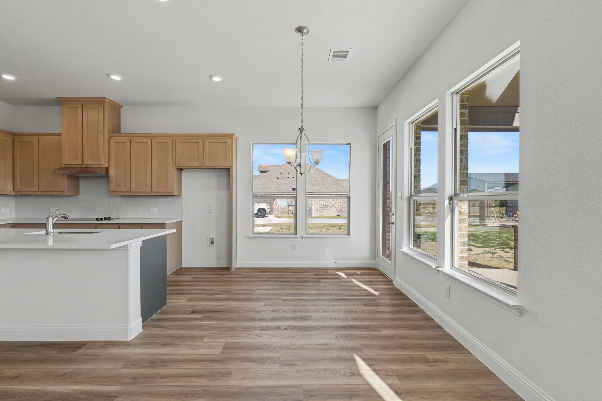 6009 Amber Sanger TX 76266