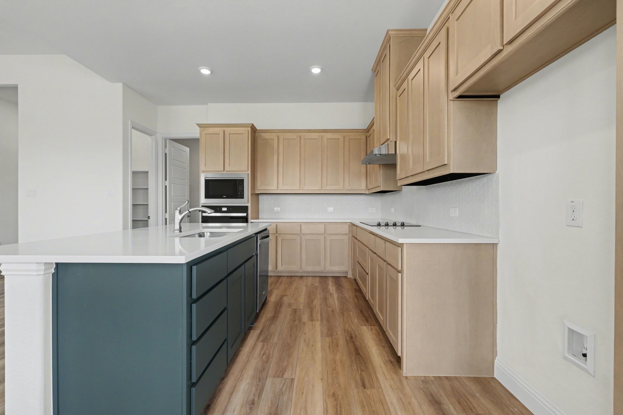 6009 Amber Sanger TX 76266