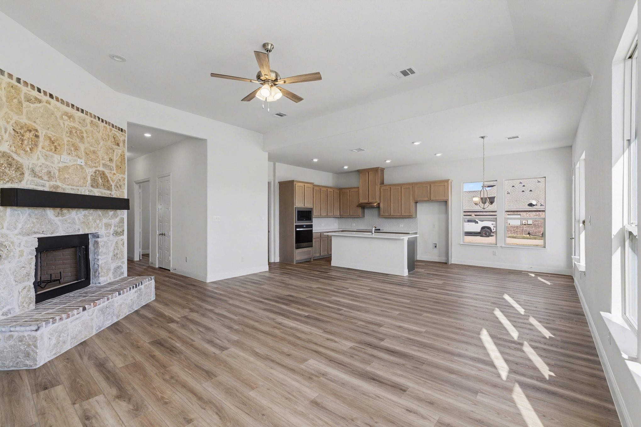 6009 Amber Sanger TX 76266