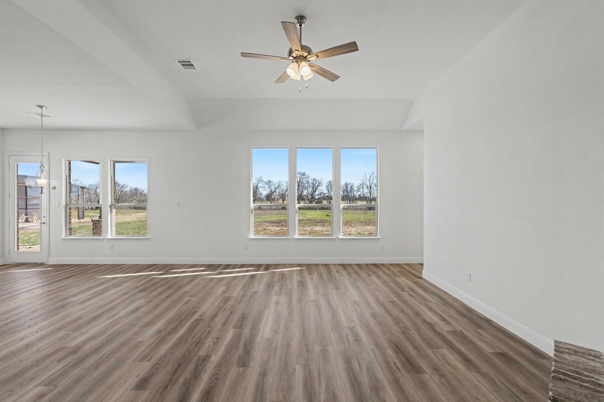 6009 Amber Sanger TX 76266