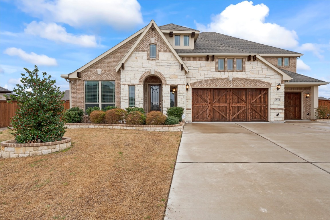 7551 Brooklake Drive Grand Prairie TX 75054