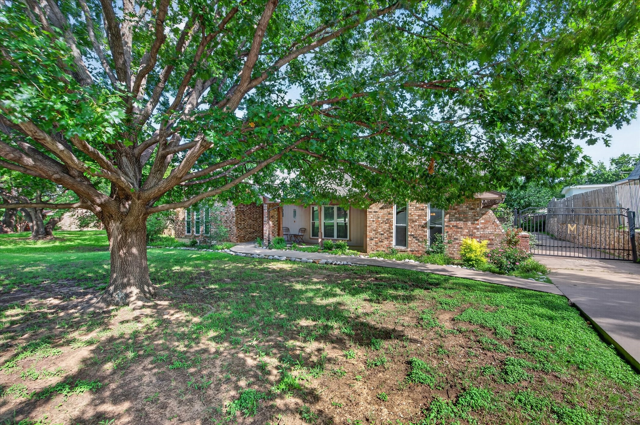 2400 Kings Country Drive Irving TX 75038