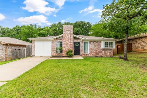 1405 Crest Drive Mansfield TX 76063