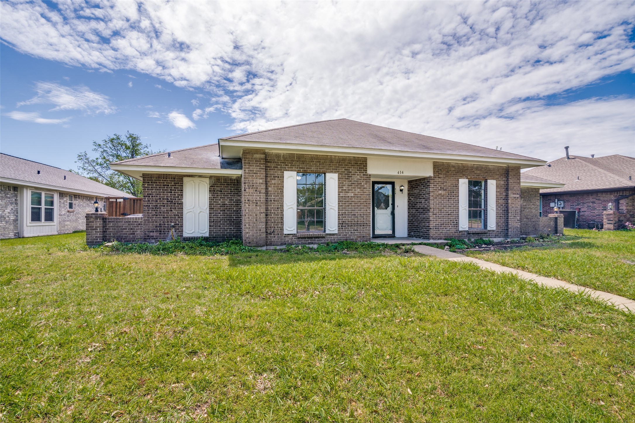414 Willowcrest Drive Garland TX 75040