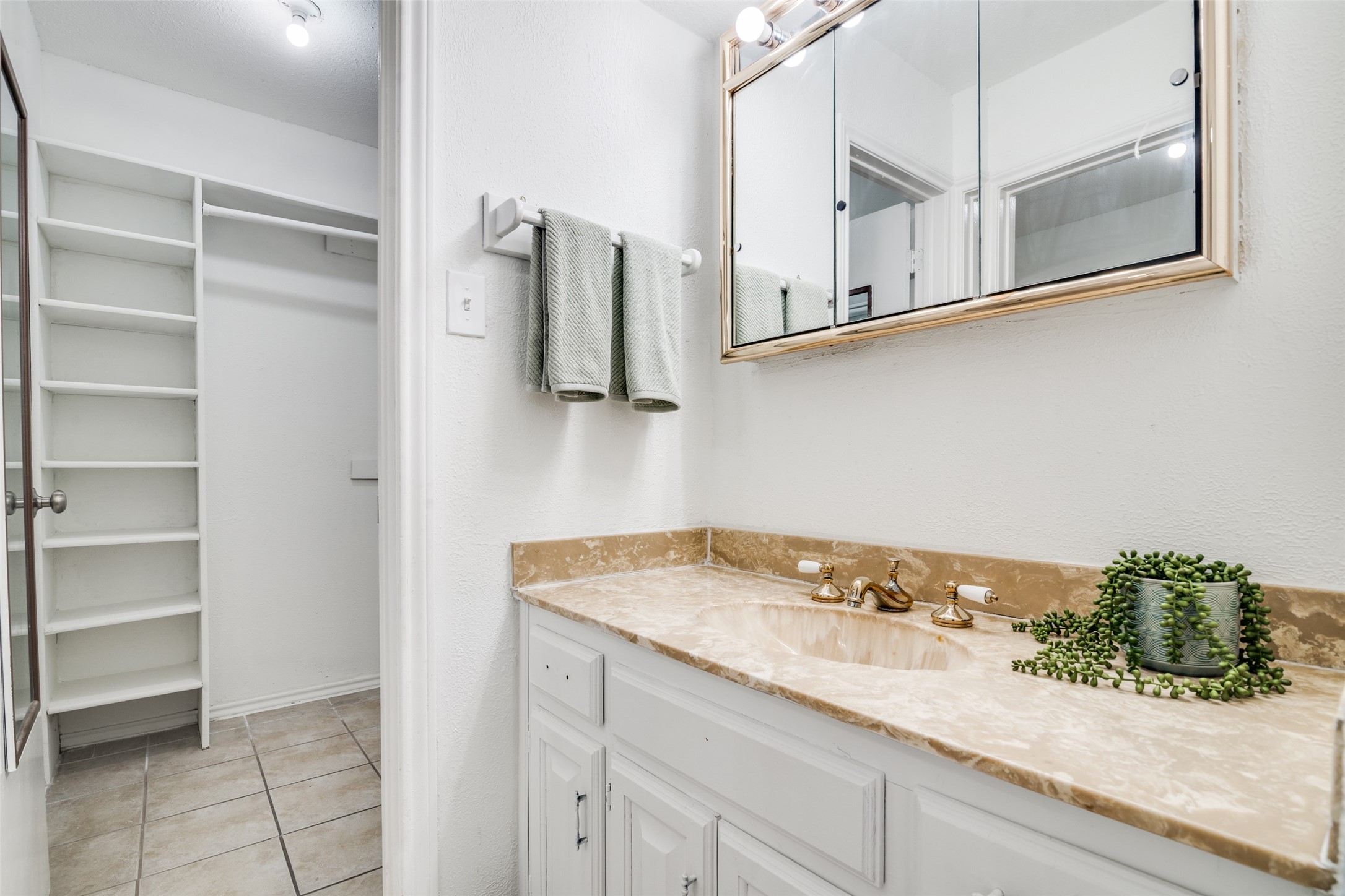 414 Willowcrest Drive Garland TX 75040