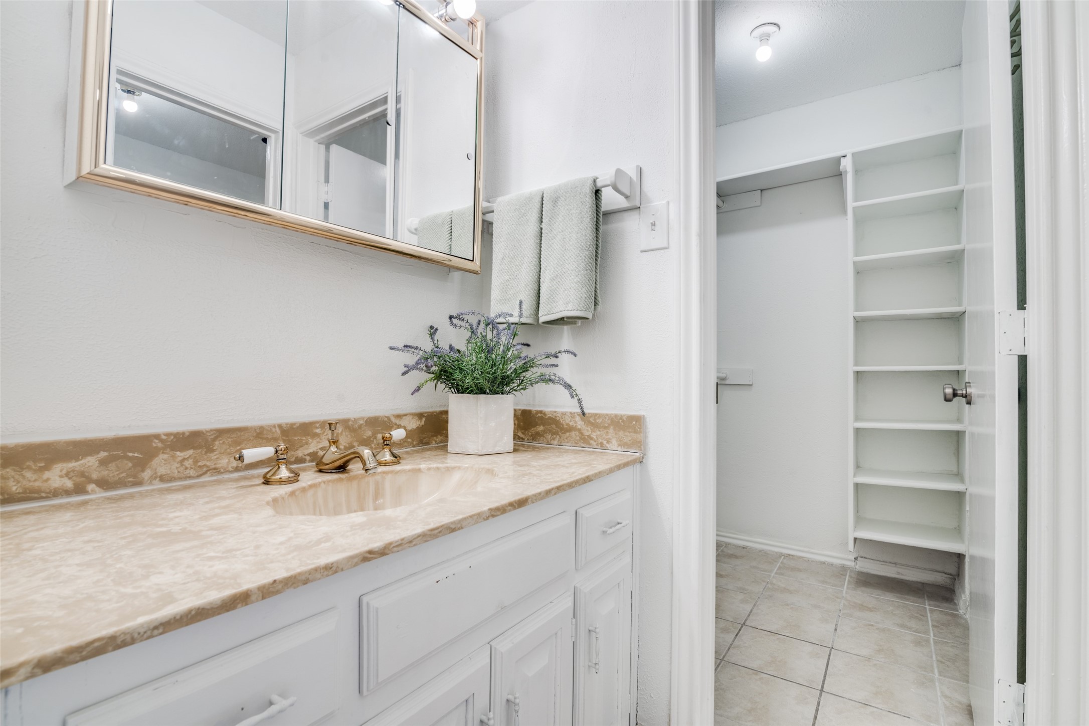 414 Willowcrest Drive Garland TX 75040