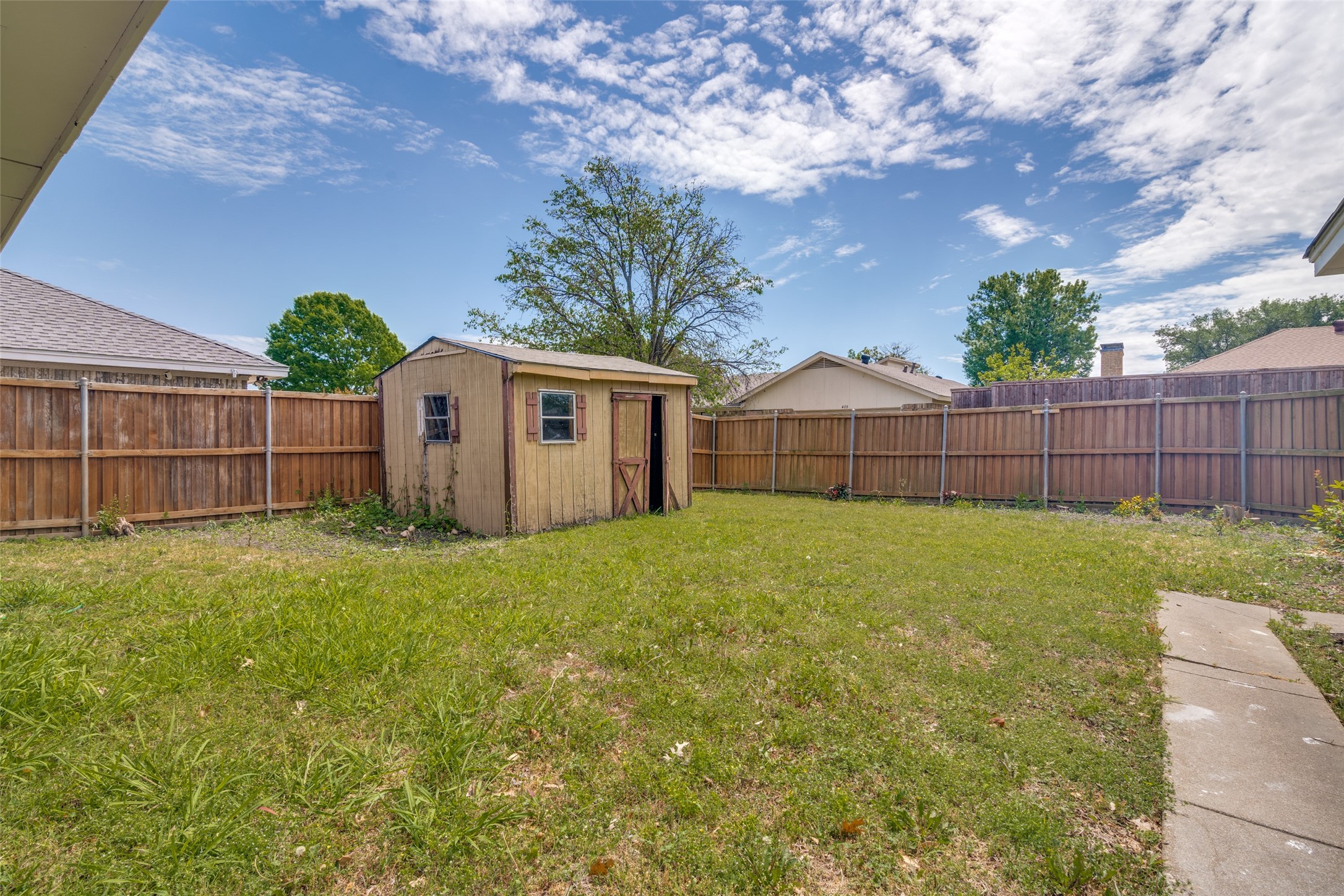 414 Willowcrest Drive Garland TX 75040