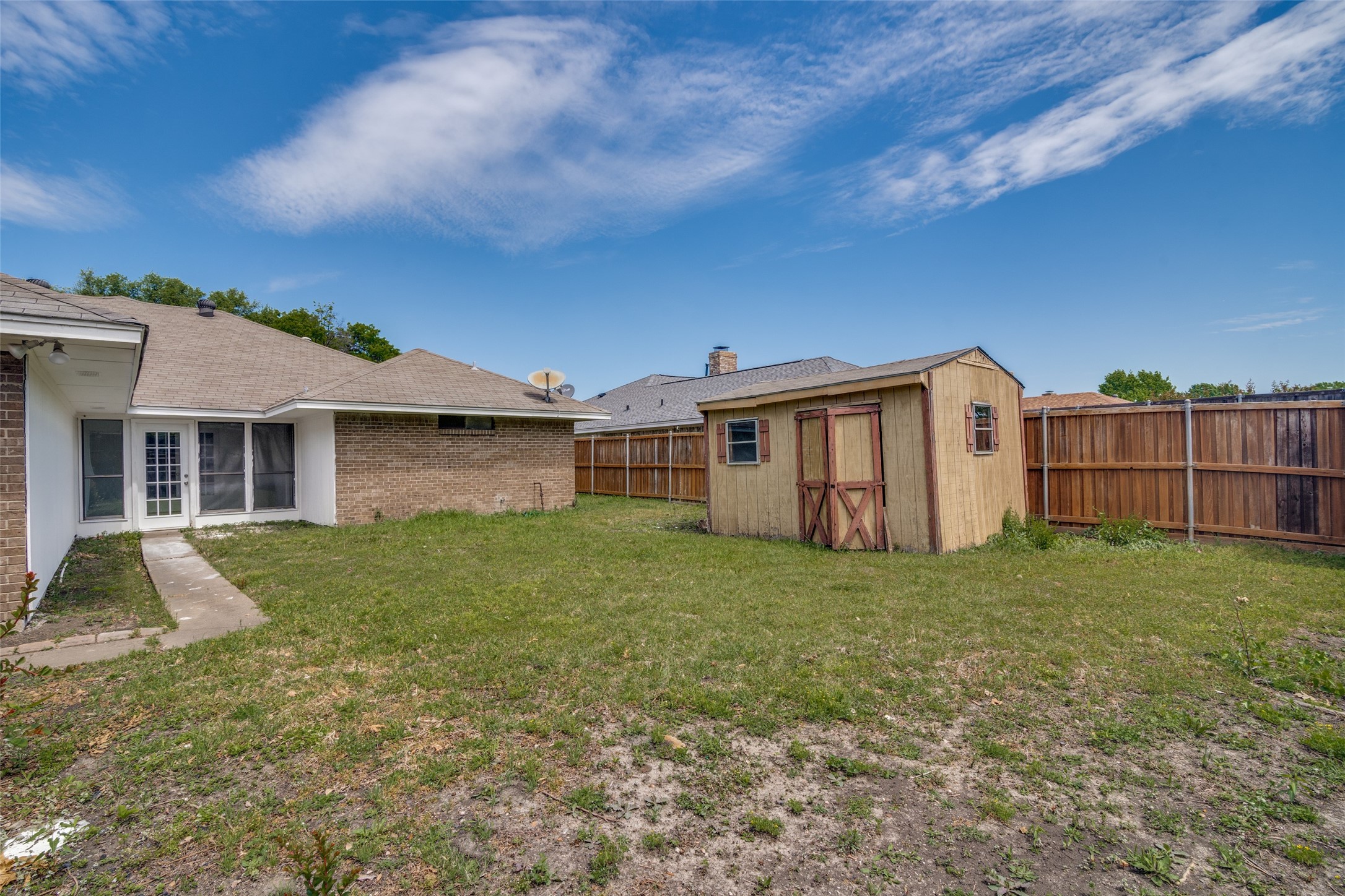 414 Willowcrest Drive Garland TX 75040
