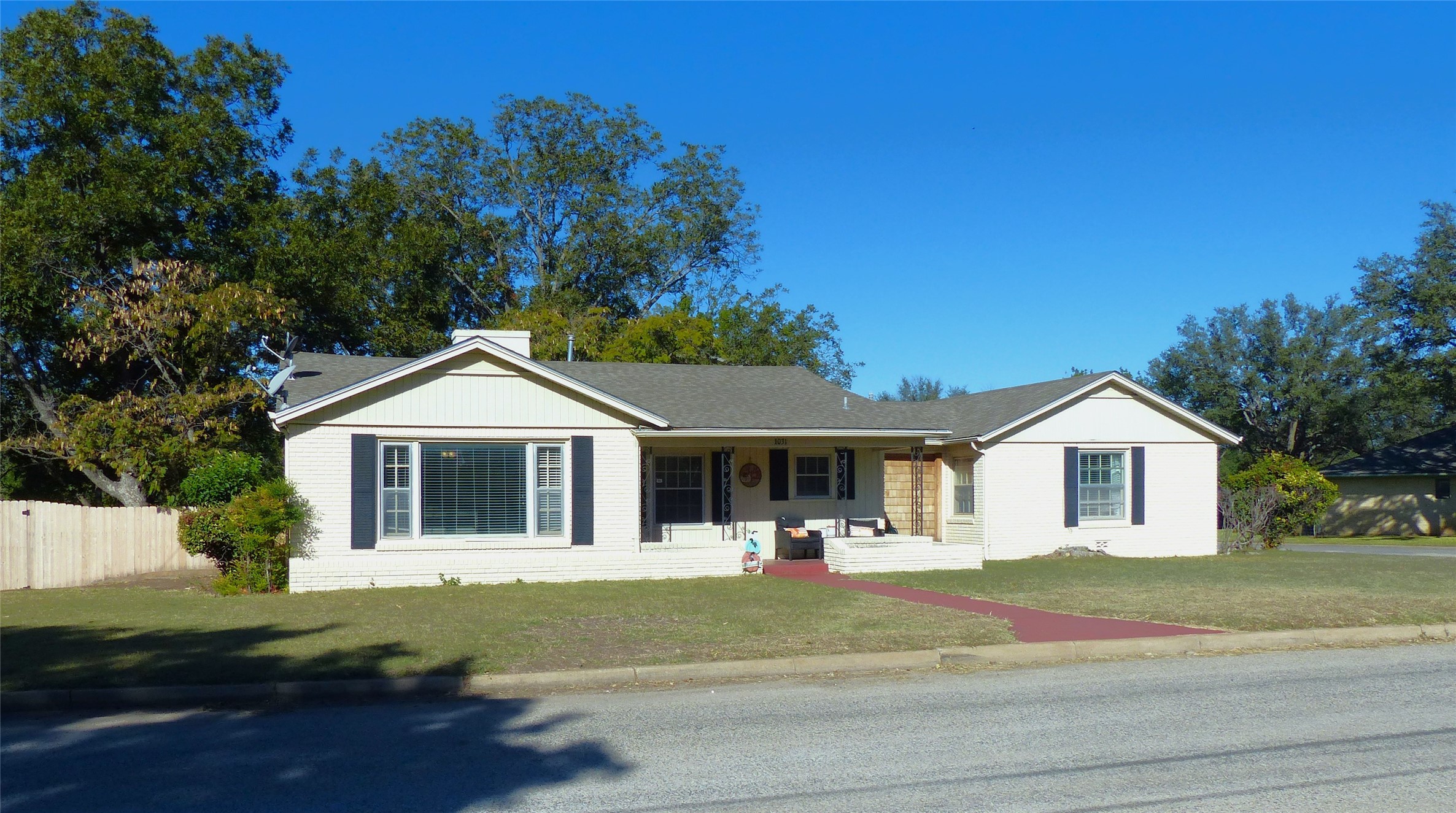 1031 11th Brady TX 76825
