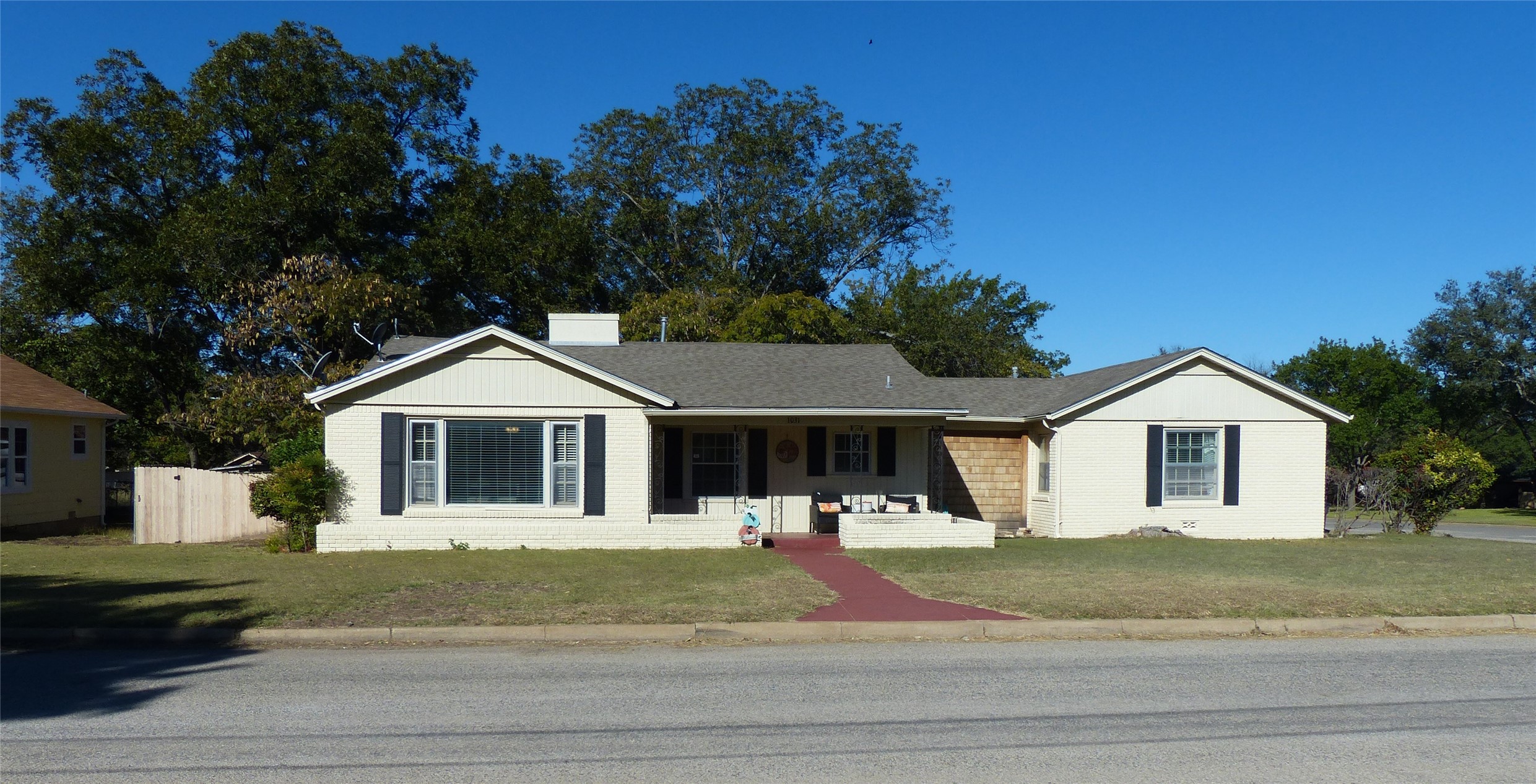 1031 11th Brady TX 76825