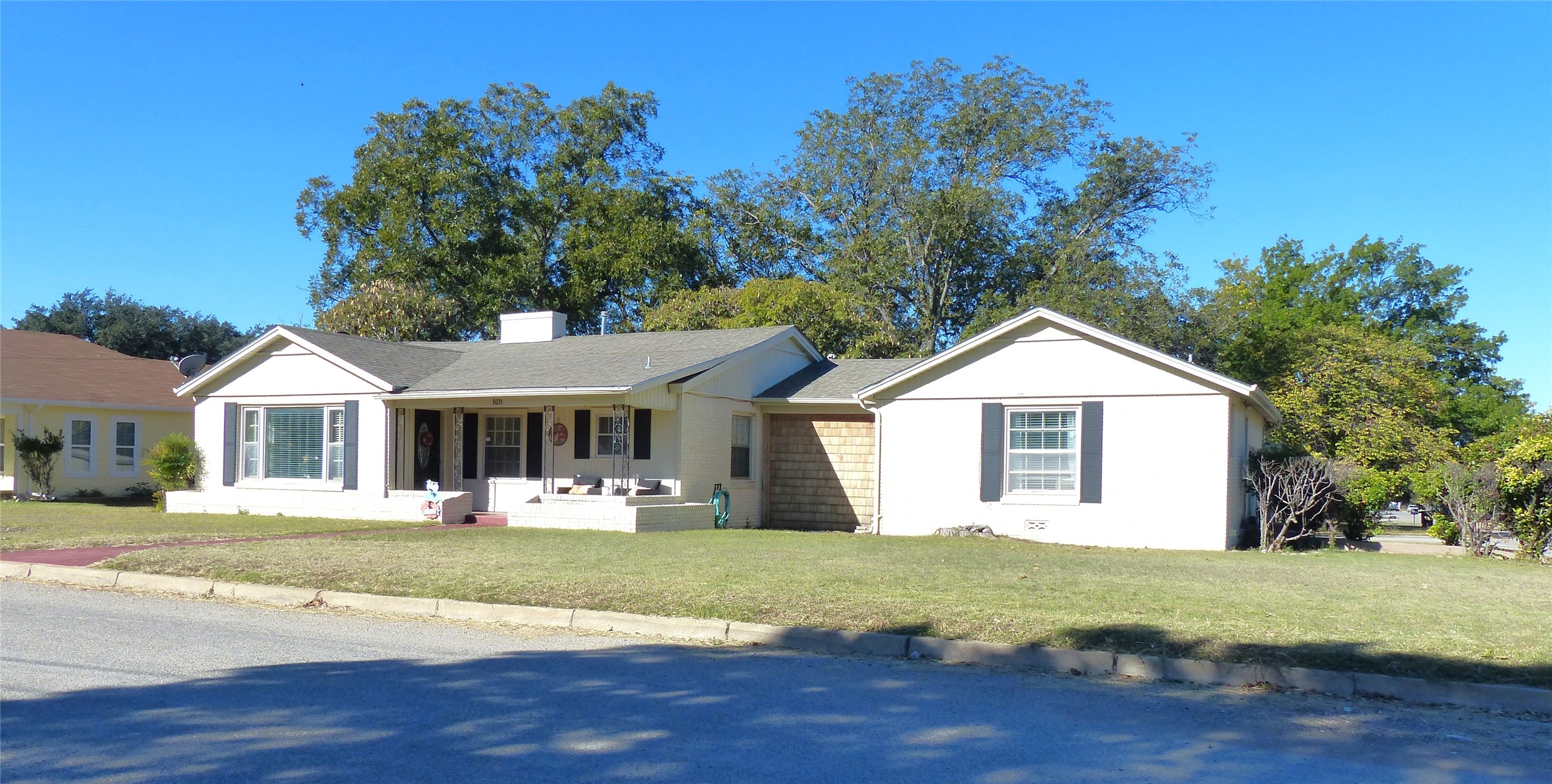 1031 11th Brady TX 76825
