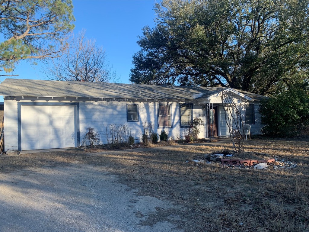 1006 Red Oak Street Azle TX 76020