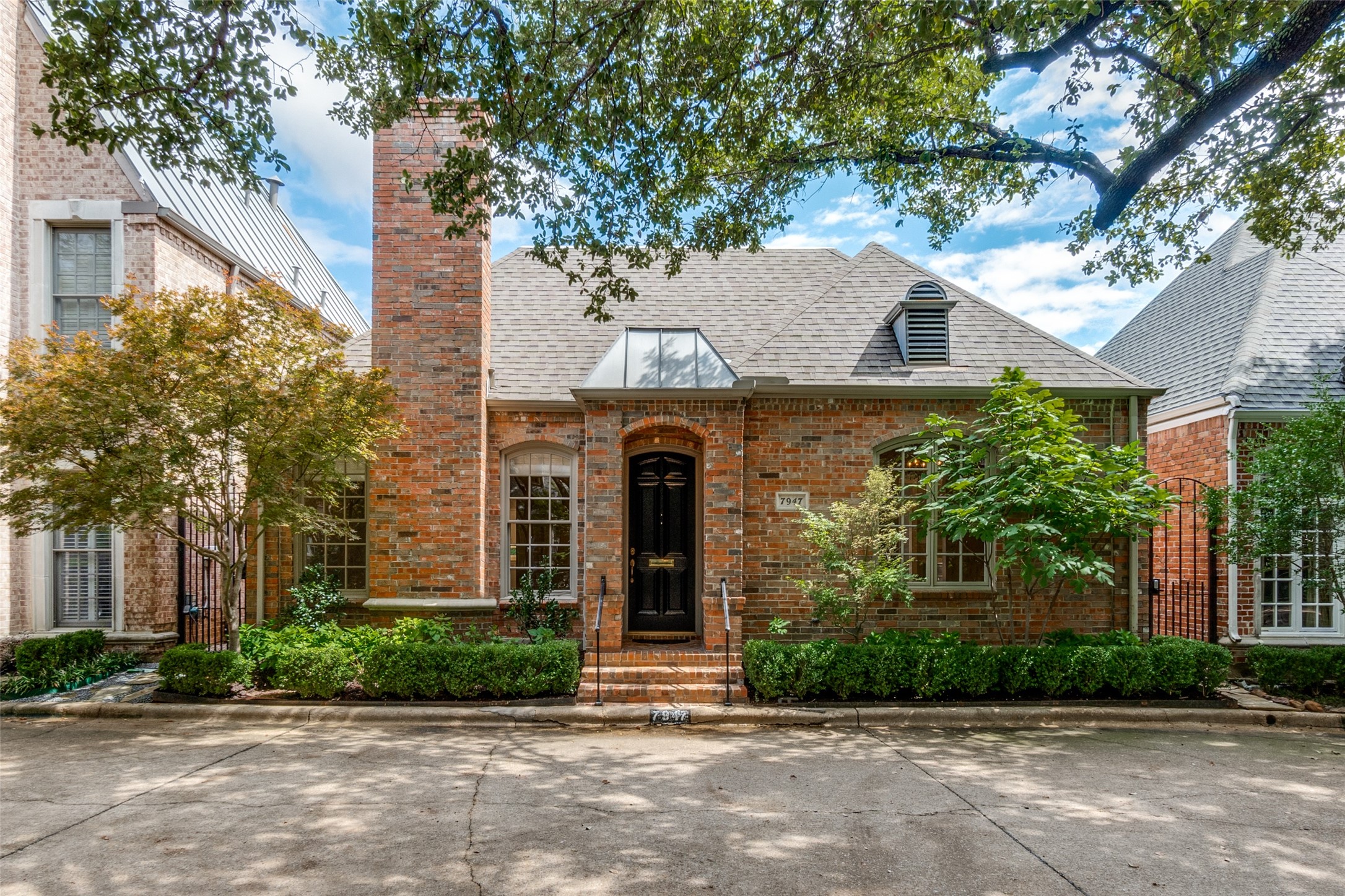 7947 Caruth Court Dallas TX 75225