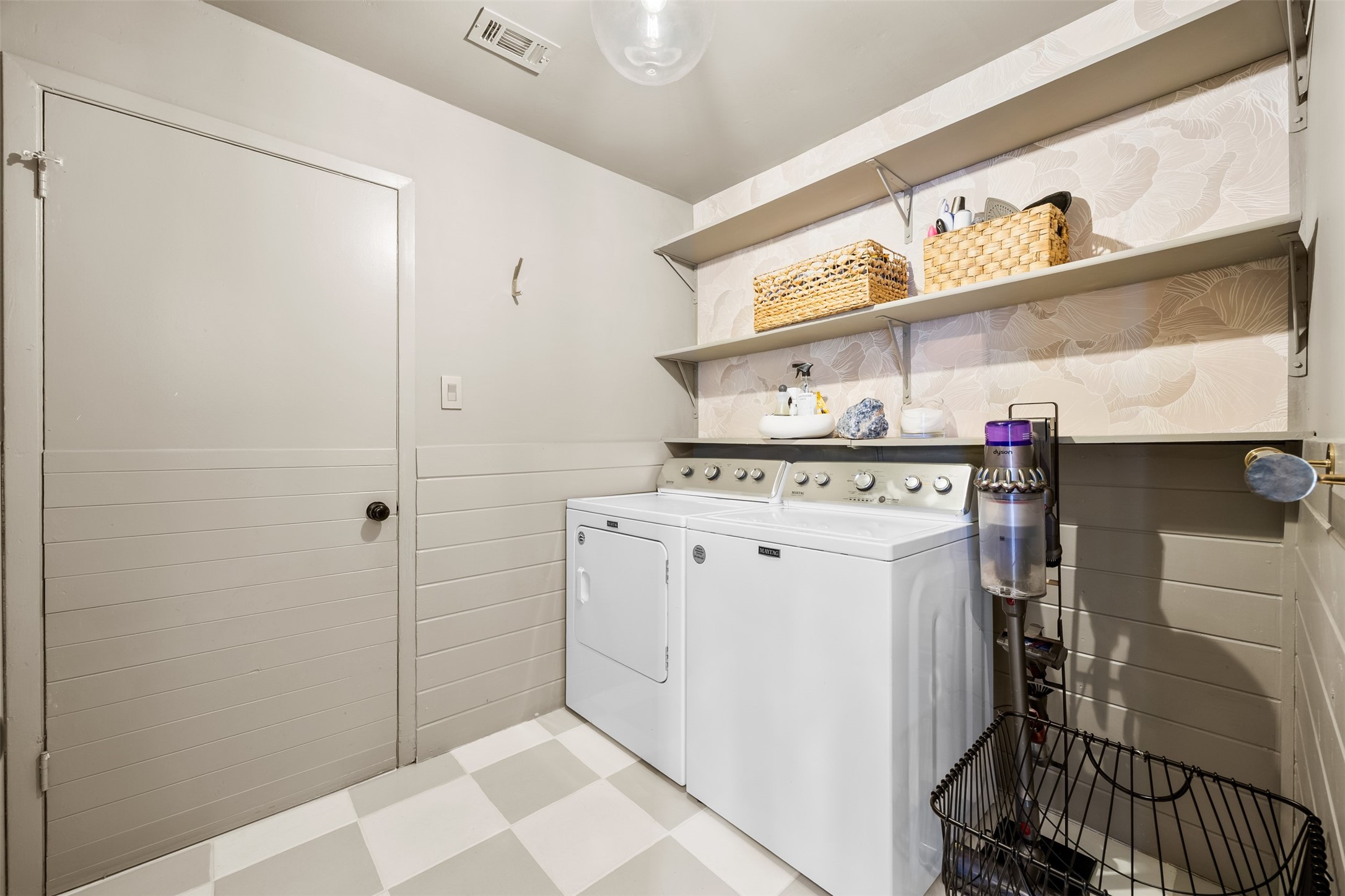 109 Hillside Drive W Burleson TX 76028