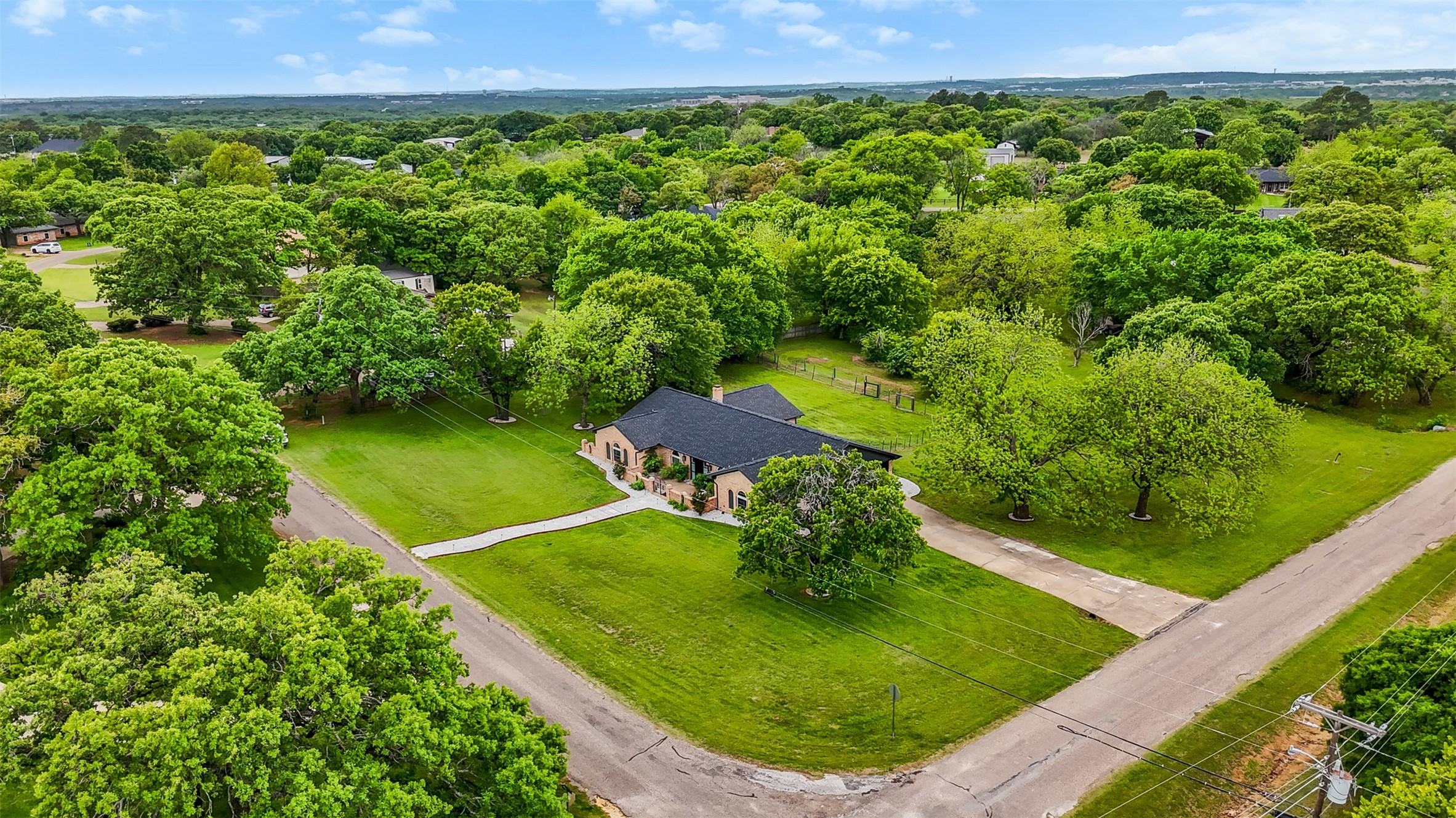 109 Hillside Drive W Burleson TX 76028
