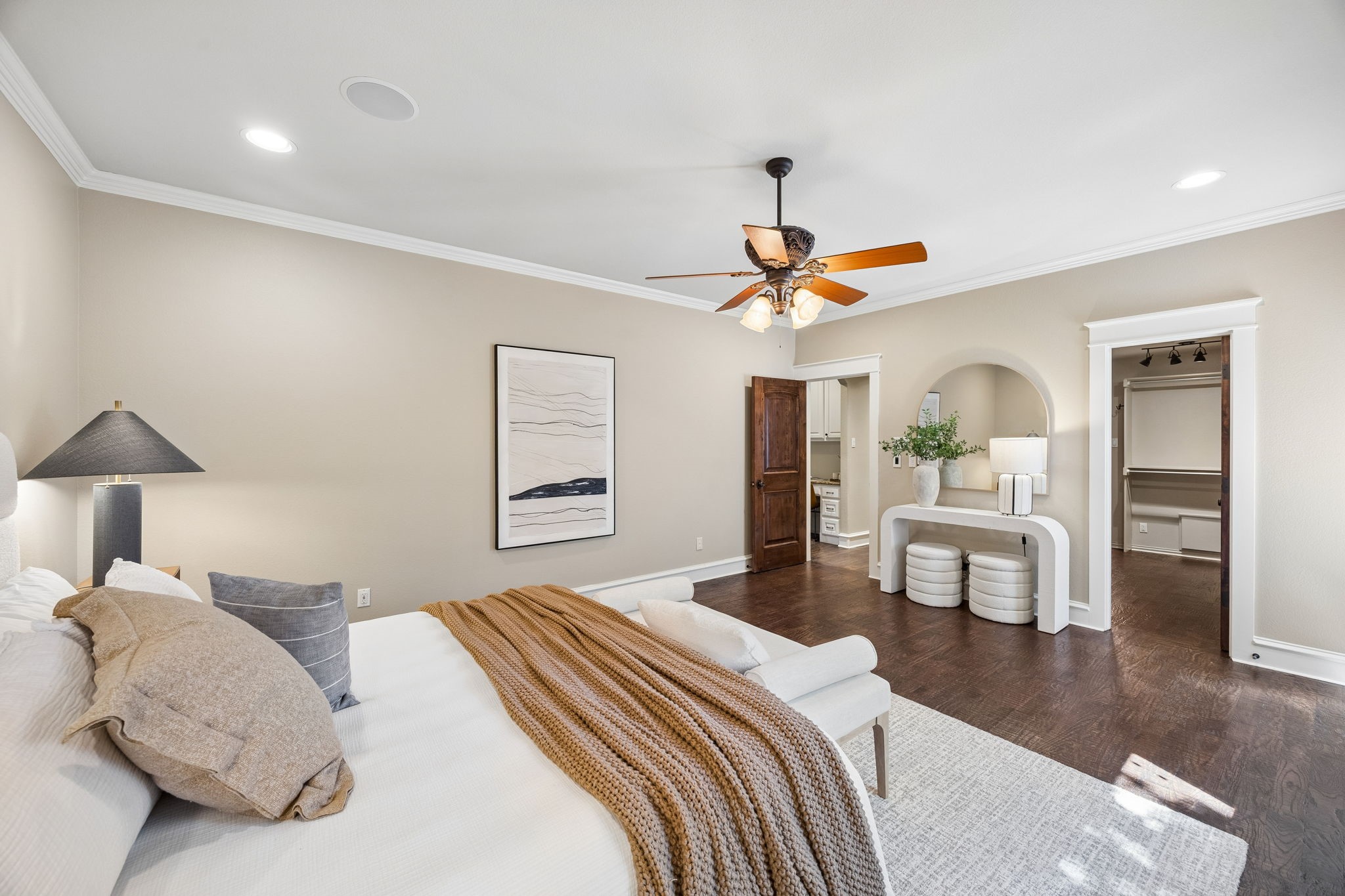 1572 Stemmons Avenue Dallas TX 75208