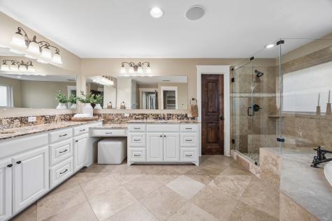 1572 Stemmons Avenue Dallas TX 75208