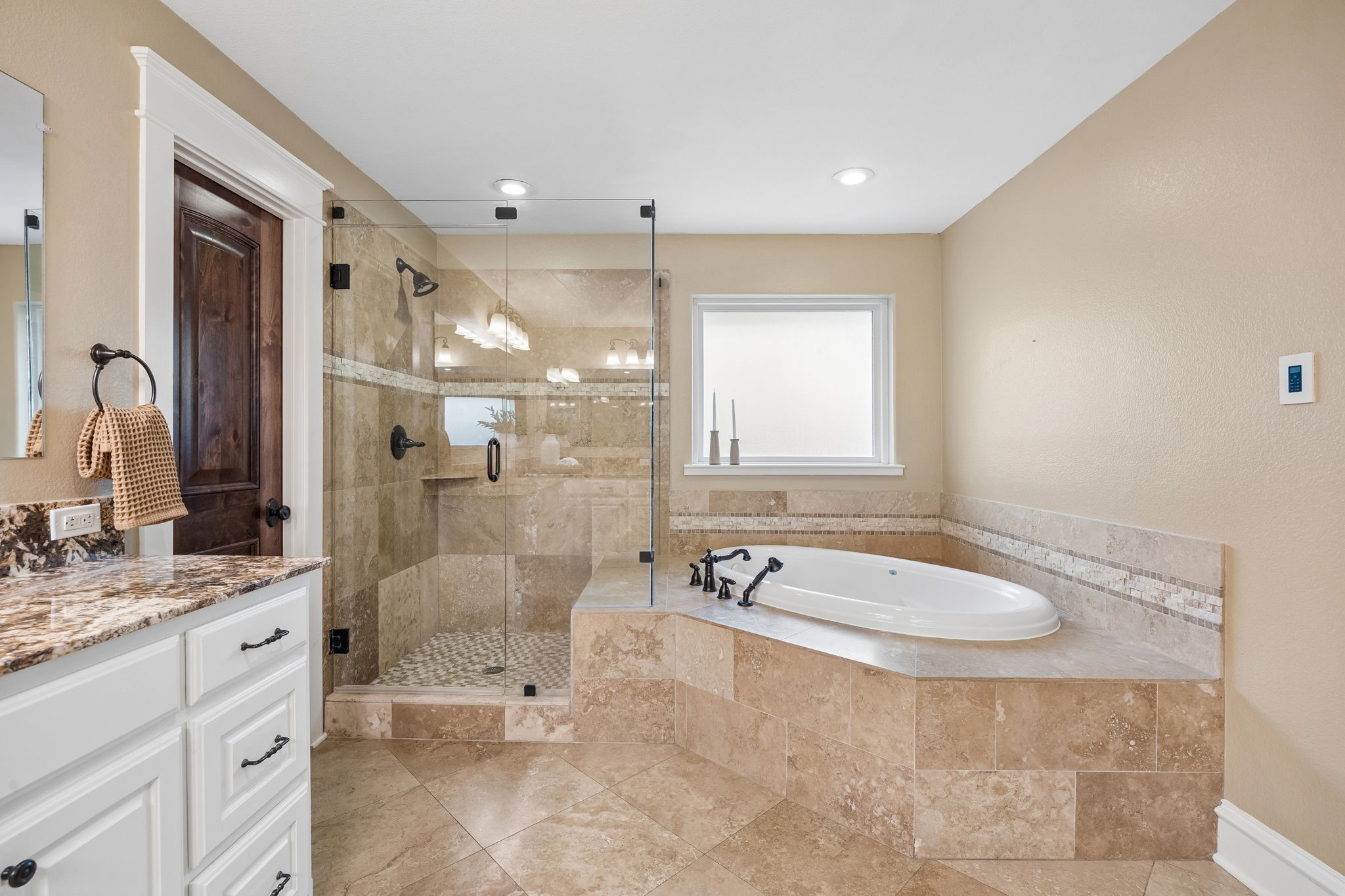 1572 Stemmons Avenue Dallas TX 75208