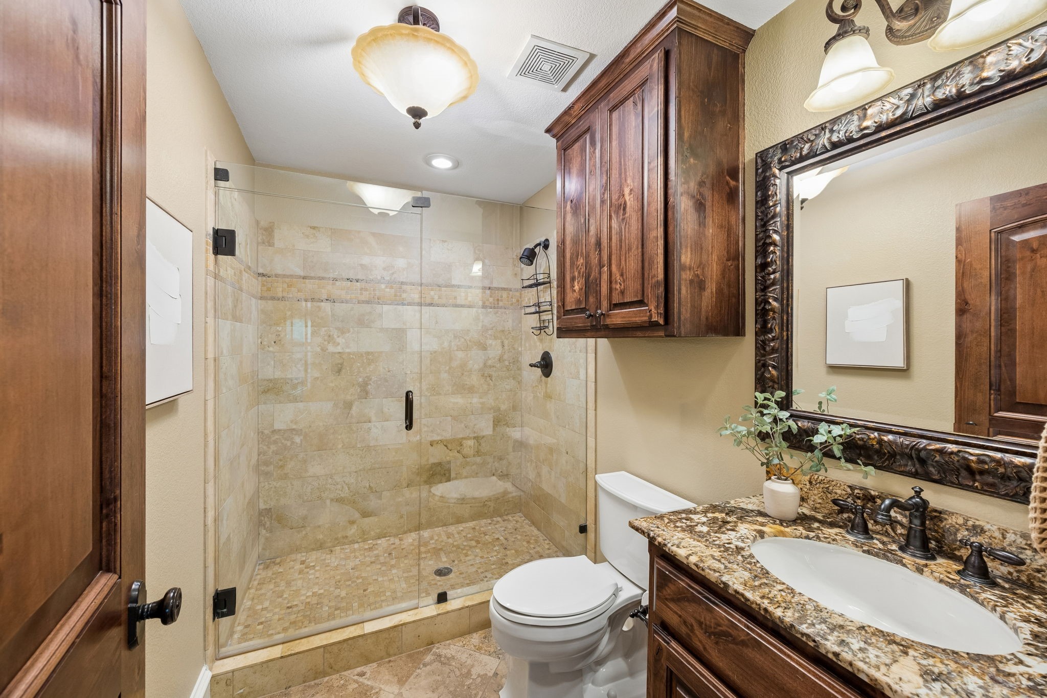 1572 Stemmons Avenue Dallas TX 75208