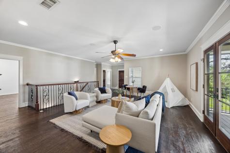 1572 Stemmons Avenue Dallas TX 75208