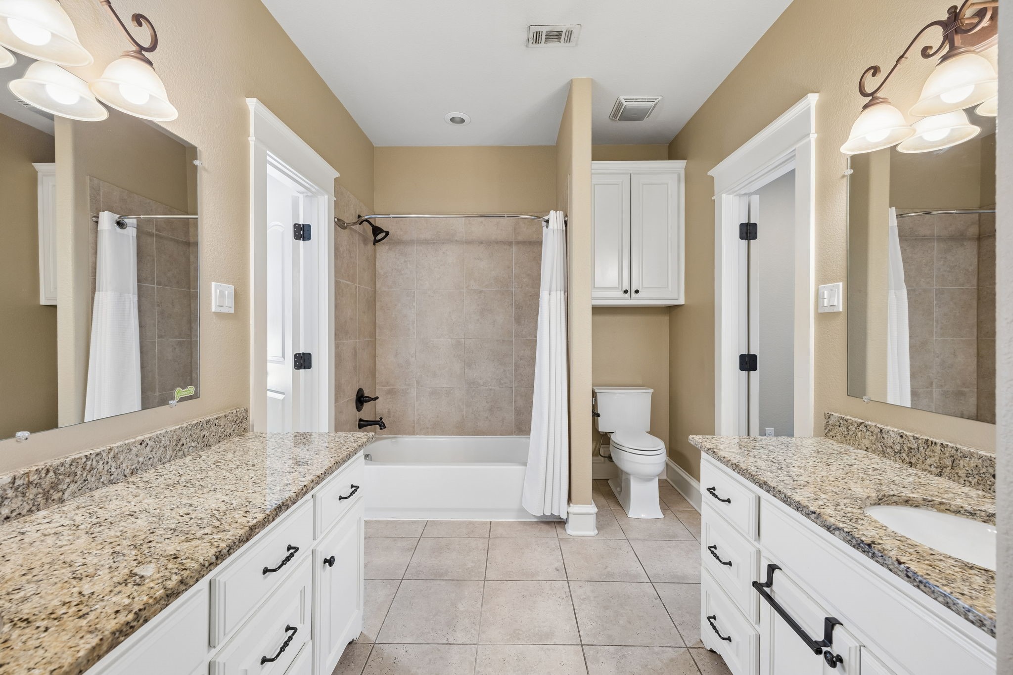 1572 Stemmons Avenue Dallas TX 75208