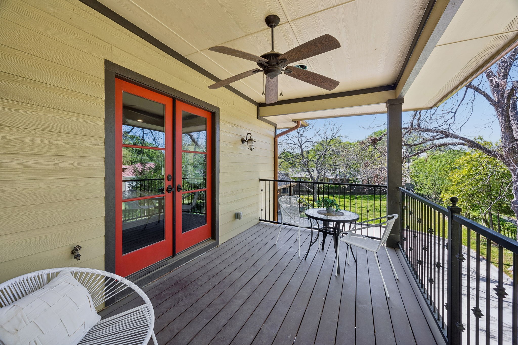 1572 Stemmons Avenue Dallas TX 75208