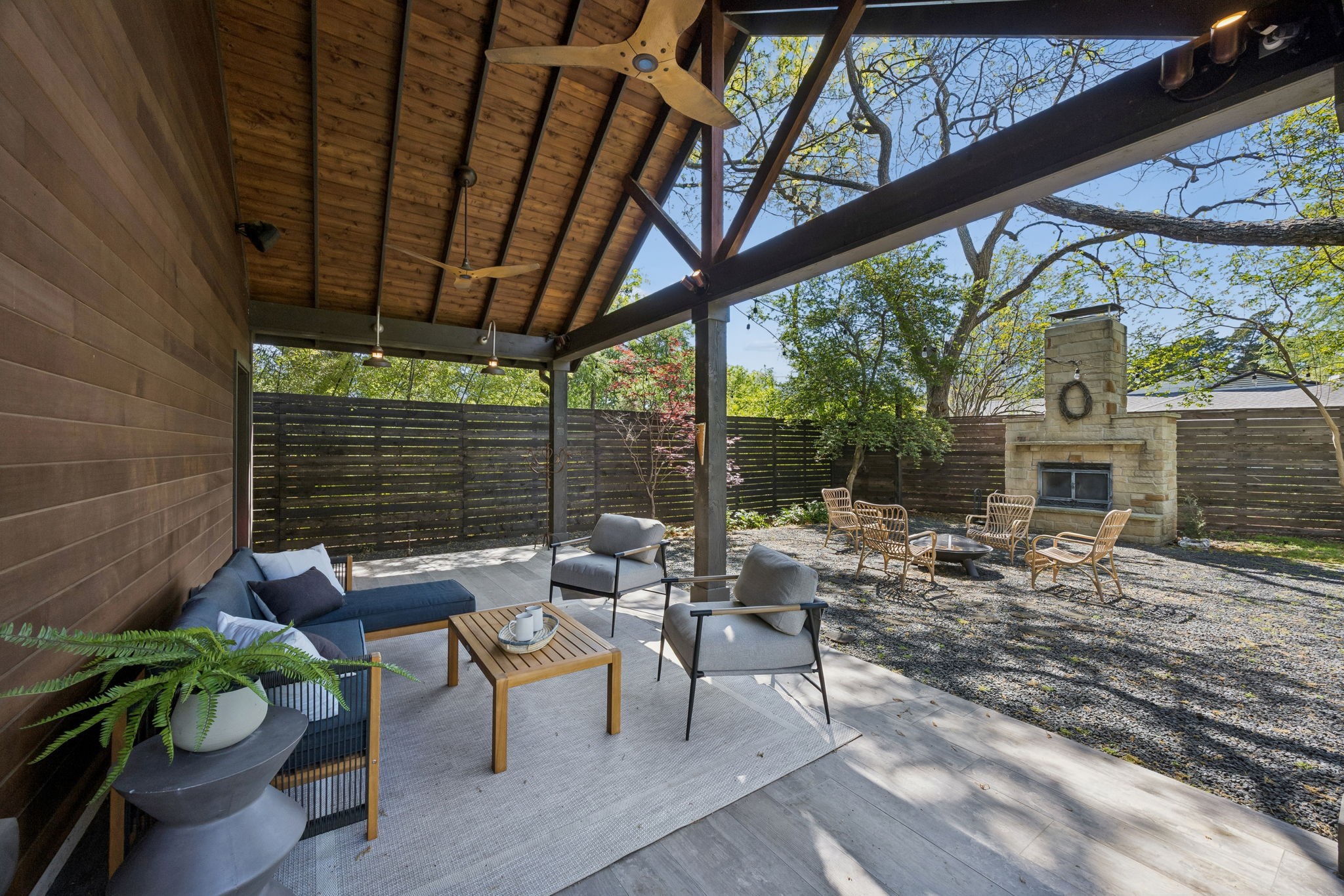 1572 Stemmons Avenue Dallas TX 75208