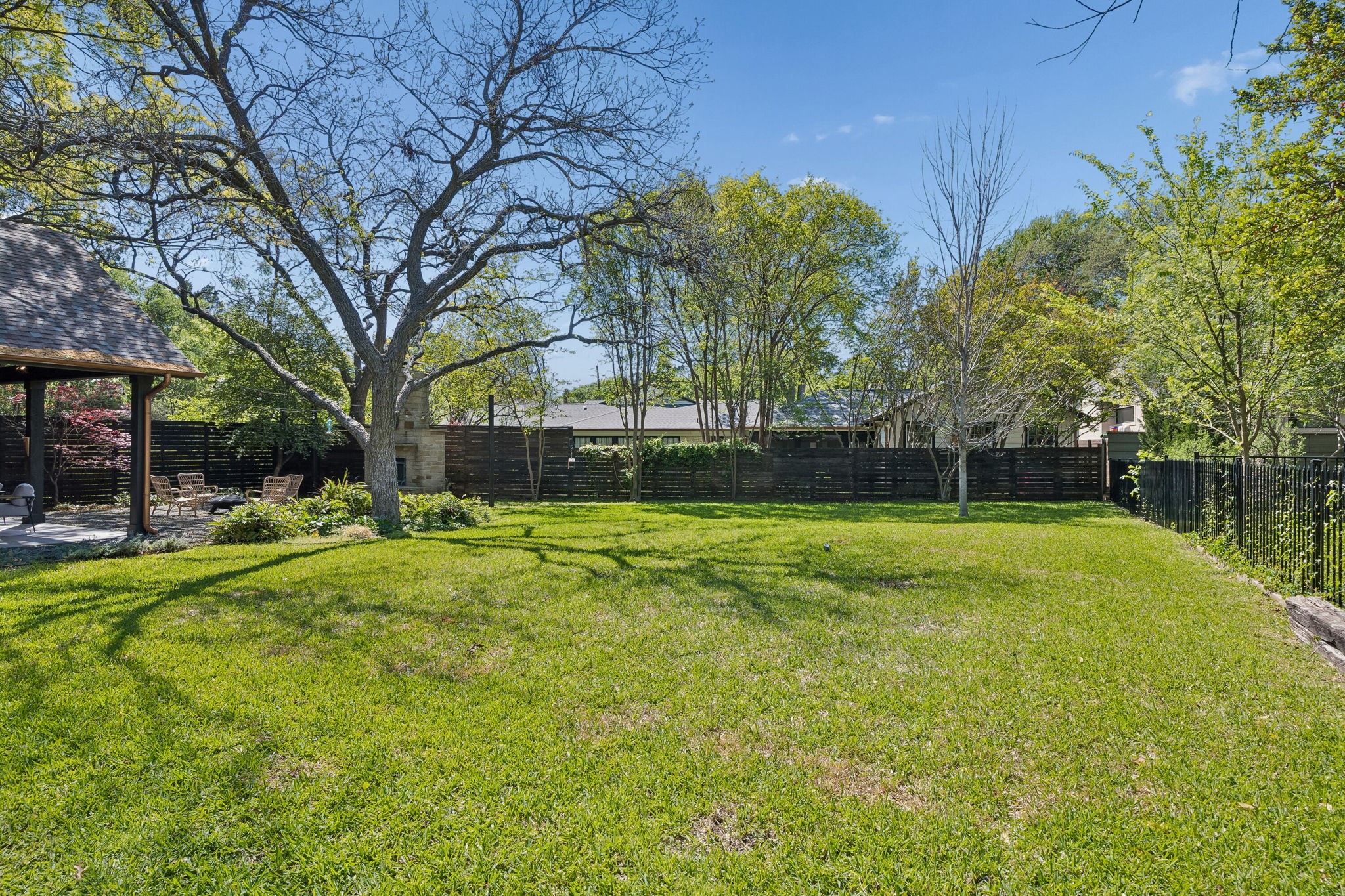 1572 Stemmons Avenue Dallas TX 75208